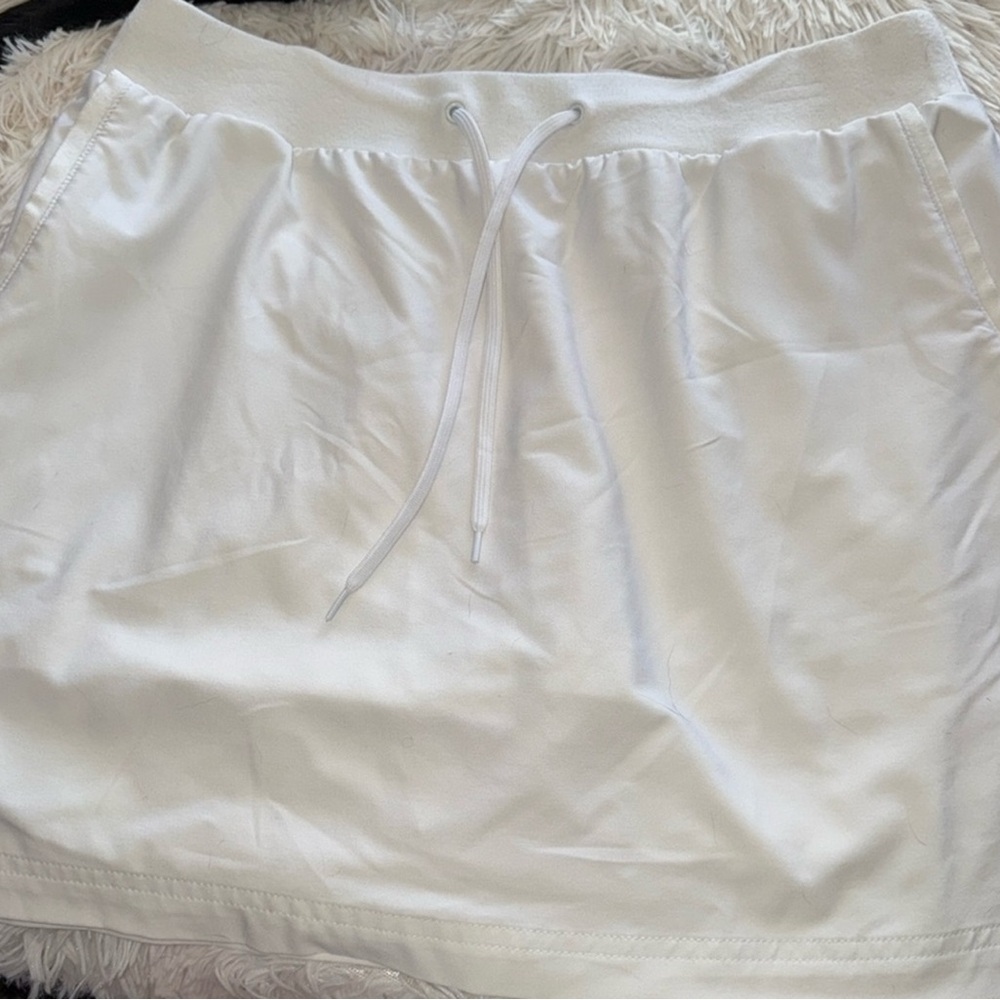 Slazenger solid white womans golf skort size XS